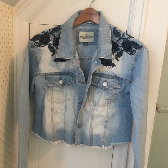 Ashley Vintage Charm Embroidered Denim Jacket M - Picture 1 of 6